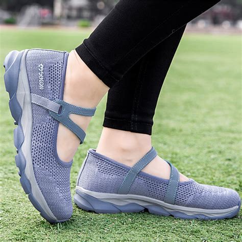 flexible breathable shoes.